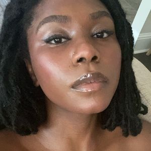 Meet your Posher, Reign